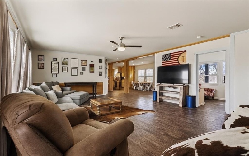 1455 N Tx-78, Bonham, TX 75418, 5 Bedrooms Bedrooms, ,2 BathroomsBathrooms,Residential,For Sale,1455 N Tx-78,0,21118476