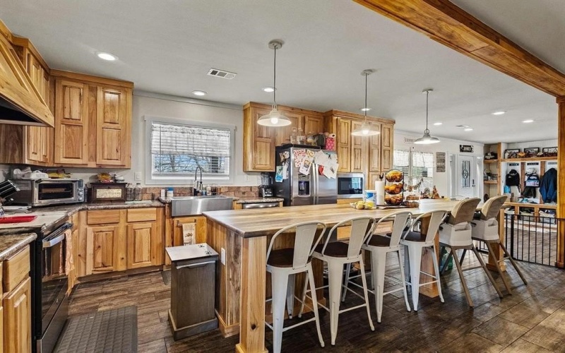 1455 N Tx-78, Bonham, TX 75418, 5 Bedrooms Bedrooms, ,2 BathroomsBathrooms,Residential,For Sale,1455 N Tx-78,0,21118476