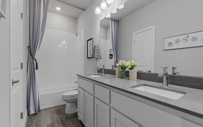 10381 SUNSET SHORE Drive, Grand Prairie, TX 76065, 4 Habitaciones Habitaciones , ,3 BañosBaños,Residential,En Venta,10381 SUNSET SHORE Drive,0,21123510