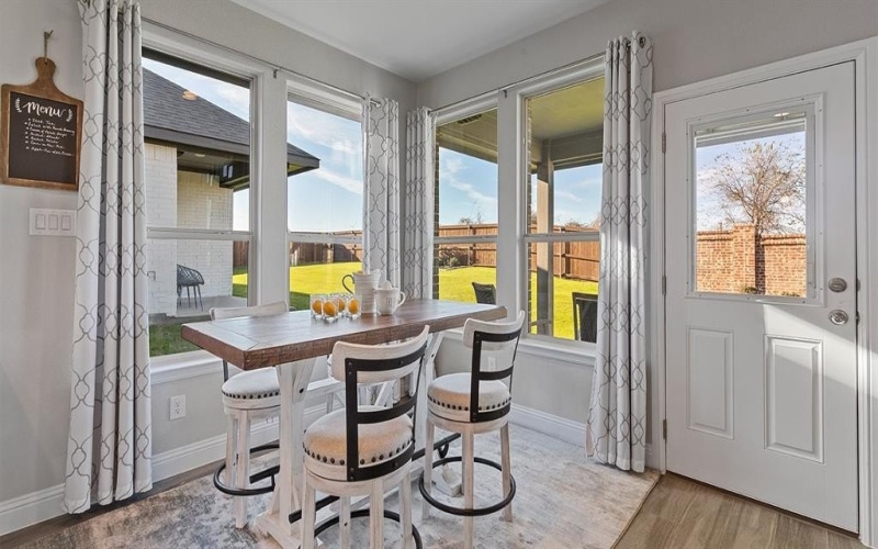 10381 SUNSET SHORE Drive, Grand Prairie, TX 76065, 4 Habitaciones Habitaciones , ,3 BañosBaños,Residential,En Venta,10381 SUNSET SHORE Drive,0,21123510