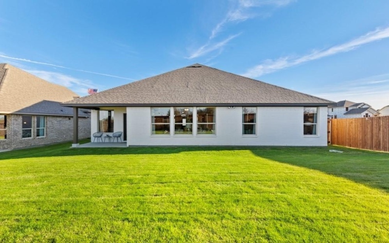 10400 SUNSET SHORE Drive, Grand Prairie, TX 76065, 4 Bedrooms Bedrooms, ,2 BathroomsBathrooms,Residential,For Sale,10400 SUNSET SHORE Drive,0,21123552