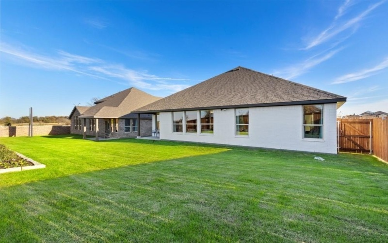 10400 SUNSET SHORE Drive, Grand Prairie, TX 76065, 4 Bedrooms Bedrooms, ,2 BathroomsBathrooms,Residential,For Sale,10400 SUNSET SHORE Drive,0,21123552