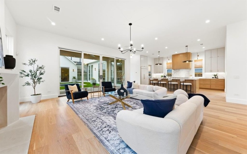 7327 Casa Loma Avenue, Dallas, TX 75214, 4 Bedrooms Bedrooms, ,5 BathroomsBathrooms,Residential,For Sale,7327 Casa Loma Avenue,0,21123693