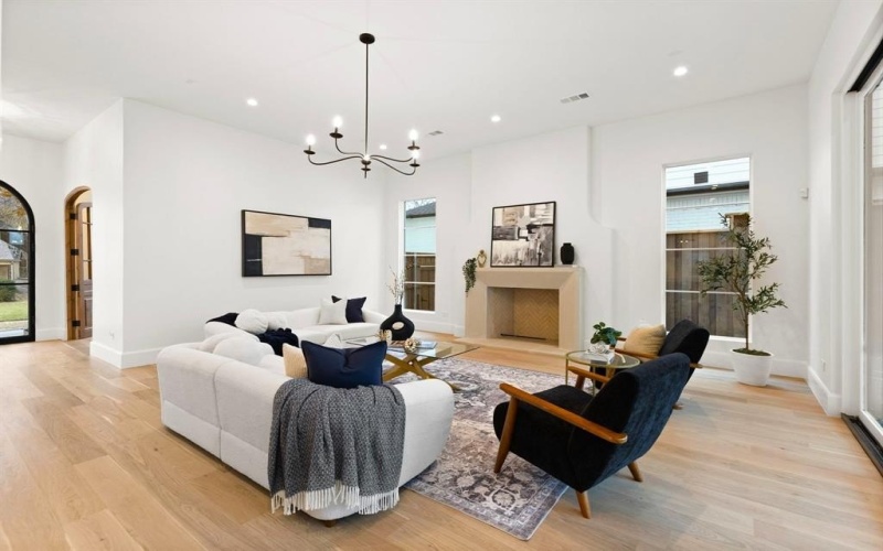 7327 Casa Loma Avenue, Dallas, TX 75214, 4 Bedrooms Bedrooms, ,5 BathroomsBathrooms,Residential,For Sale,7327 Casa Loma Avenue,0,21123693