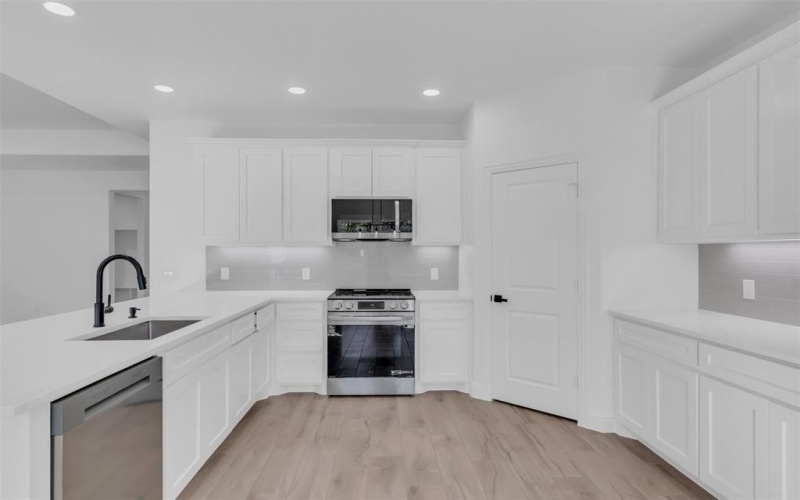 6210 Mesquite Tree Street, Alvarado, TX 76009, 3 Bedrooms Bedrooms, ,2 BathroomsBathrooms,Residential,For Sale,6210 Mesquite Tree Street,0,21124910