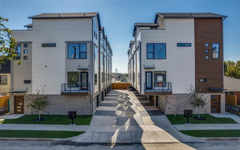 708 W 10th Street #101, Dallas, TX 75208, 3 Bedrooms Bedrooms, ,5 BathroomsBathrooms,Residential,For Sale,708 W 10th Street,0,21125175