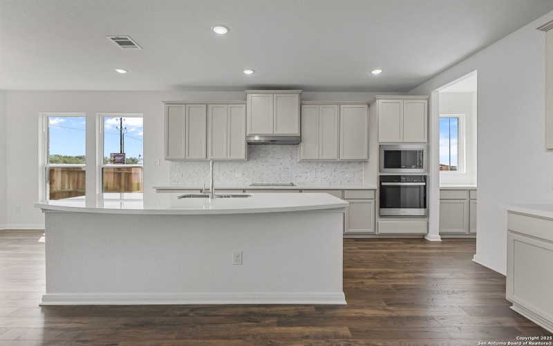 138 Annette Dr, Castroville, TX 78009, 5 Habitaciones Habitaciones , ,5 BañosBaños,Residential,En Venta,138 Annette Dr,0,1851046