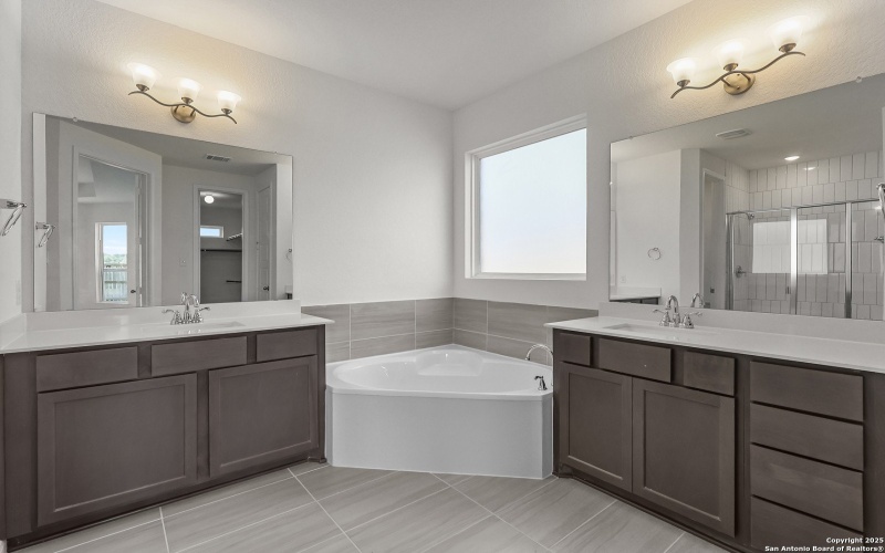 138 Annette Dr, Castroville, TX 78009, 5 Habitaciones Habitaciones , ,5 BañosBaños,Residential,En Venta,138 Annette Dr,0,1851046