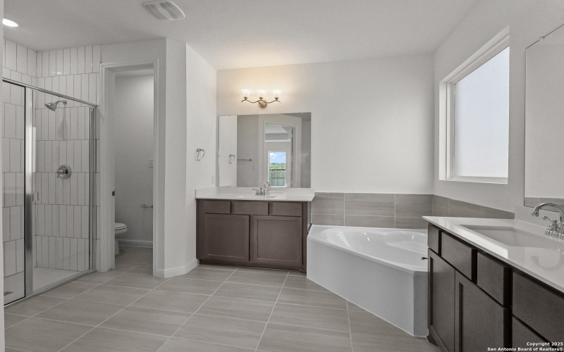 138 Annette Dr, Castroville, TX 78009, 5 Habitaciones Habitaciones , ,5 BañosBaños,Residential,En Venta,138 Annette Dr,0,1851046