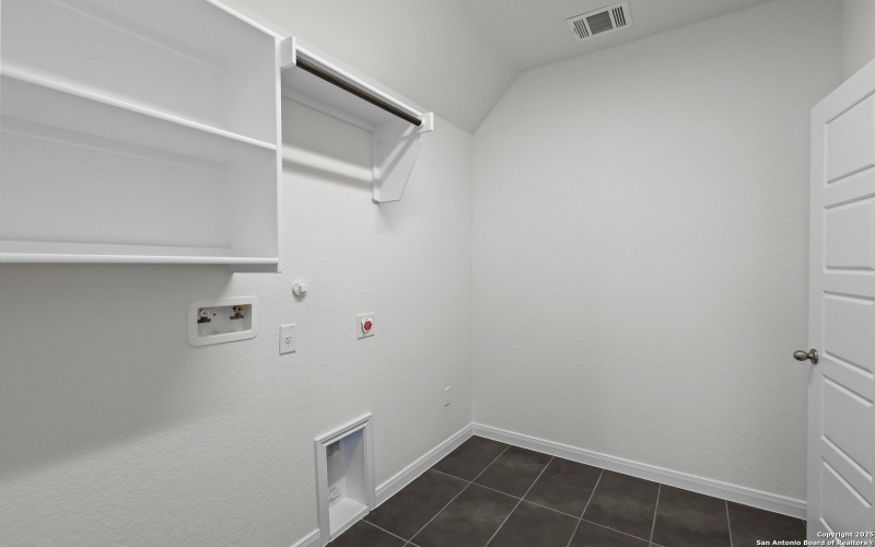 179 Annette Dr, Castroville, TX 78009, 4 Habitaciones Habitaciones , ,3 BañosBaños,Residential,En Venta,179 Annette Dr,0,1851060