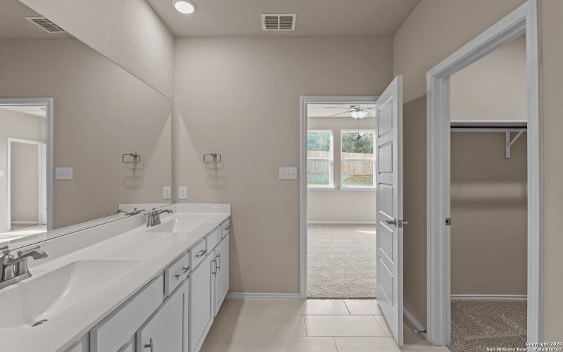 6602 LOWRIE BLOCK, San Antonio, TX 78239, 4 Habitaciones Habitaciones , ,3 BañosBaños,Residential,En Venta,6602 LOWRIE BLOCK,0,1862411