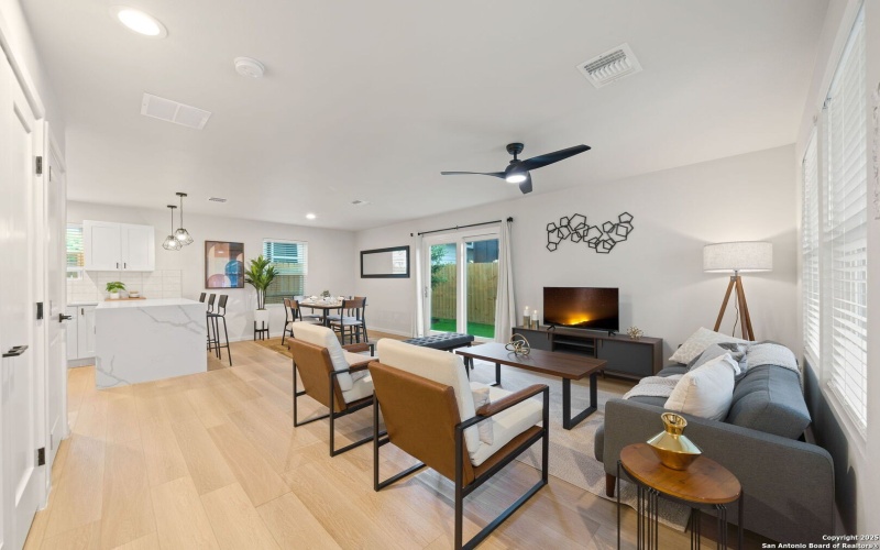 1102 S Gevers St, San Antonio, TX 78210, 3 Habitaciones Habitaciones , ,2 BañosBaños,Residential,En Venta,1102 S Gevers St,0,1865845