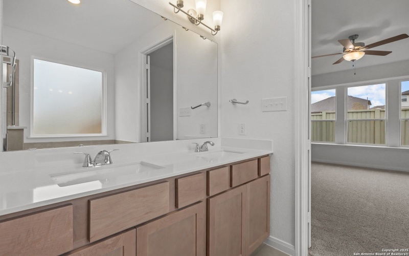 409 Foxtail Canyon, Cibolo, TX 78108, 5 Bedrooms Bedrooms, ,3 BathroomsBathrooms,Residential,For Sale,409 Foxtail Canyon,0,1868398