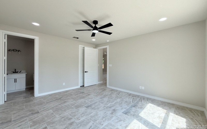 419 N San Ignacio Ave, San Antonio, TX 78228, 4 Bedrooms Bedrooms, ,3 BathroomsBathrooms,Residential,For Sale,419 N San Ignacio Ave,0,1881275