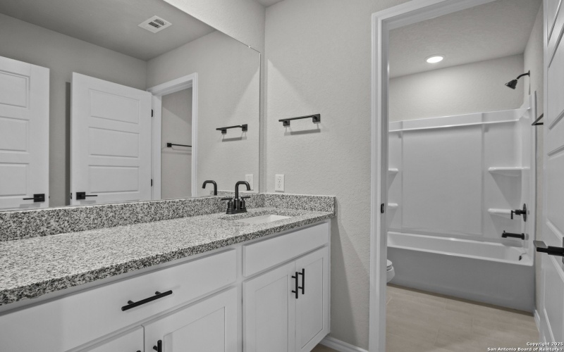 3457 Meteor Night, Converse, TX 78109, 4 Habitaciones Habitaciones , ,3 BañosBaños,Residential,En Venta,3457 Meteor Night,0,1881809