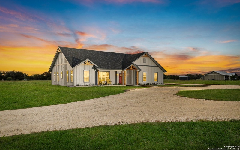 967 County Road 355, Hondo, TX 78861, 3 Bedrooms Bedrooms, ,2 BathroomsBathrooms,Residential,For Sale,967 County Road 355,0,1885959