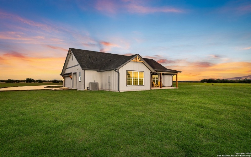 967 County Road 355, Hondo, TX 78861, 3 Bedrooms Bedrooms, ,2 BathroomsBathrooms,Residential,For Sale,967 County Road 355,0,1885959