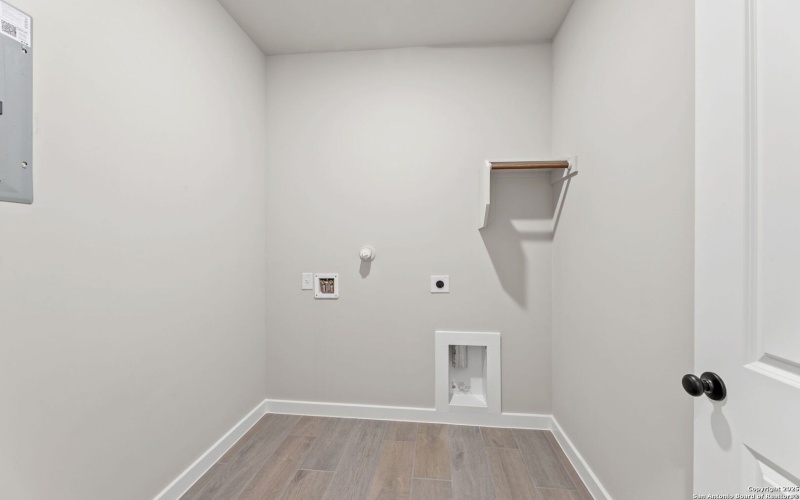 16510 Red Pine, Elmendorf, TX 78112, 4 Habitaciones Habitaciones , ,2 BañosBaños,Residential,En Venta,16510 Red Pine,0,1886531