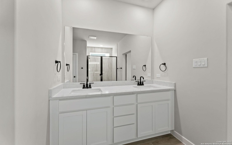 16510 Red Pine, Elmendorf, TX 78112, 4 Habitaciones Habitaciones , ,2 BañosBaños,Residential,En Venta,16510 Red Pine,0,1886531