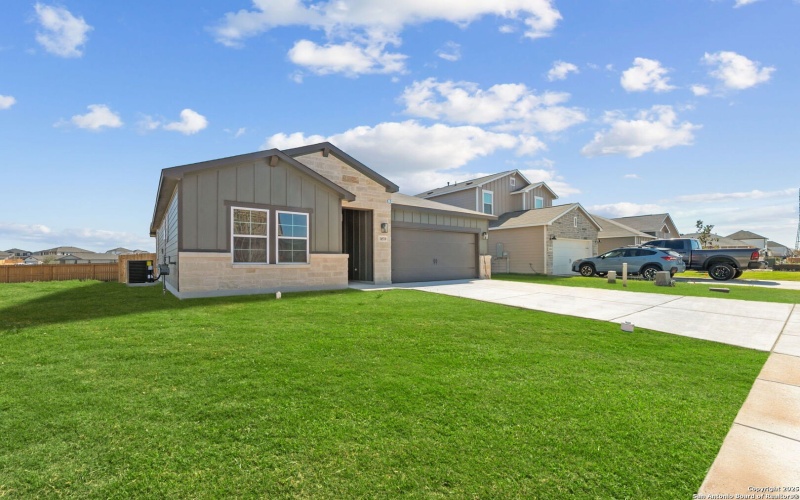 16510 Red Pine, Elmendorf, TX 78112, 4 Habitaciones Habitaciones , ,2 BañosBaños,Residential,En Venta,16510 Red Pine,0,1886531