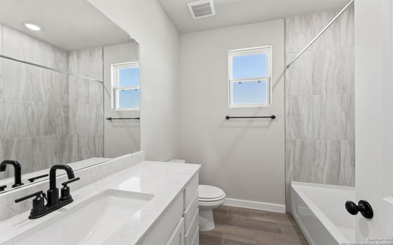 16510 Red Pine, Elmendorf, TX 78112, 4 Habitaciones Habitaciones , ,2 BañosBaños,Residential,En Venta,16510 Red Pine,0,1886531