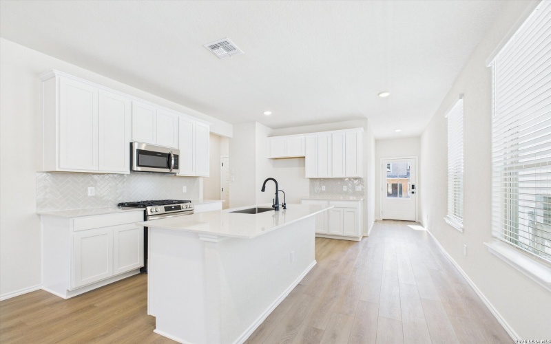 1018 W 1604 N Unit 202, San Antonio, TX 78251, 4 Bedrooms Bedrooms, ,2 BathroomsBathrooms,Residential,For Sale,1018 W 1604 N Unit 202,0,1886546