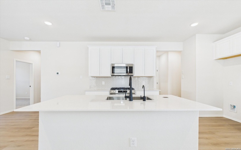 1018 W 1604 N Unit 202, San Antonio, TX 78251, 4 Bedrooms Bedrooms, ,2 BathroomsBathrooms,Residential,For Sale,1018 W 1604 N Unit 202,0,1886546