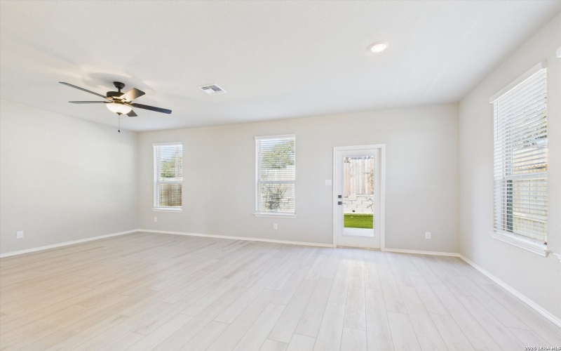 1018 W 1604 N Unit 203, San Antonio, TX 78251, 3 Habitaciones Habitaciones , ,2 BañosBaños,Residential,En Venta,1018 W 1604 N Unit 203,0,1886547