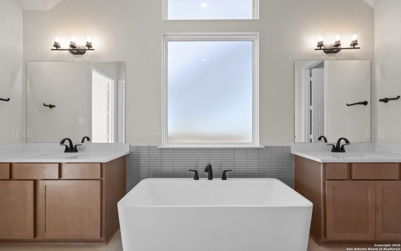 340 Hulda Trail, New Braunfels, TX 78130, 4 Habitaciones Habitaciones , ,3 BañosBaños,Residential,En Venta,340 Hulda Trail,0,1894109