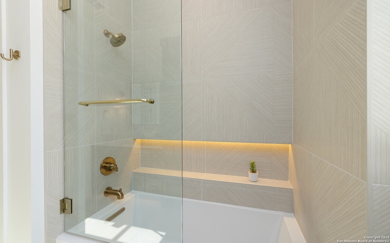 204 Easy Money, Boerne, TX 78006, 4 Habitaciones Habitaciones , ,5 BañosBaños,Residential,En Venta,204 Easy Money,0,1894569