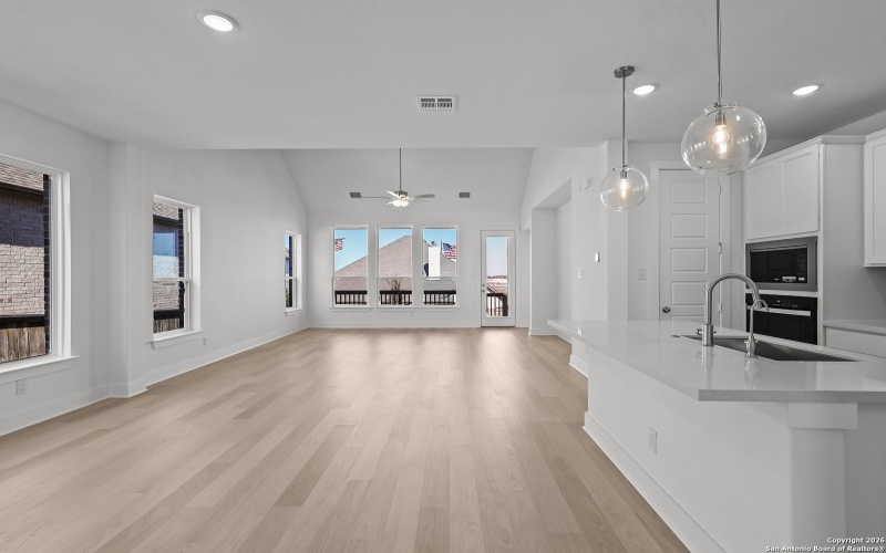 325 Hulda Trail, New Braunfels, TX 78130, 5 Habitaciones Habitaciones , ,3 BañosBaños,Residential,En Venta,325 Hulda Trail,0,1896739