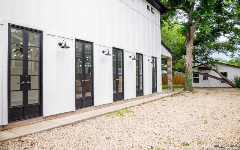 1339 Schley Avenue, San Antonio, TX 78210, 3 Habitaciones Habitaciones , ,2 BañosBaños,Residential,En Venta,1339 Schley Avenue,0,1896894