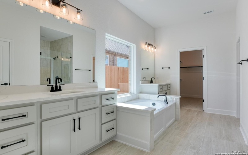 178 Annette Drive, Castroville, TX 78009, 5 Bedrooms Bedrooms, ,5 BathroomsBathrooms,Residential,For Sale,178 Annette Drive,0,1898845