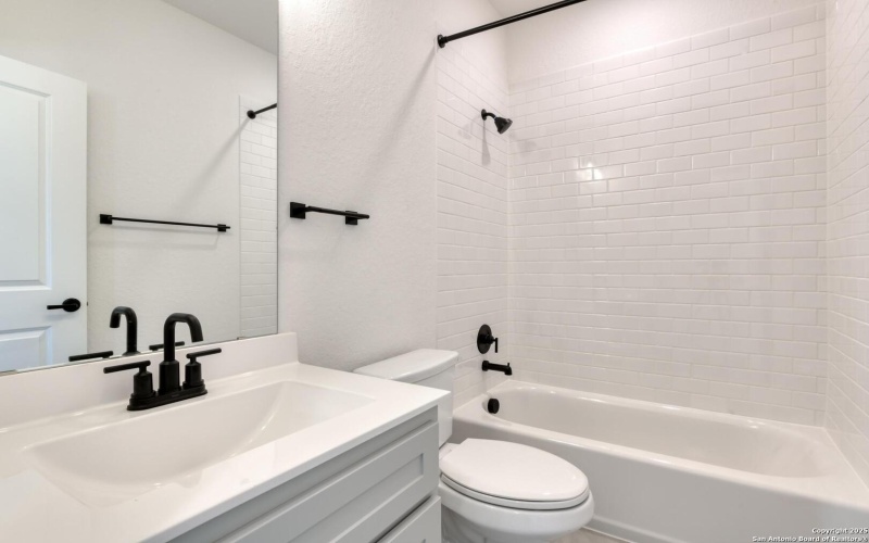 178 Annette Drive, Castroville, TX 78009, 5 Bedrooms Bedrooms, ,5 BathroomsBathrooms,Residential,For Sale,178 Annette Drive,0,1898845