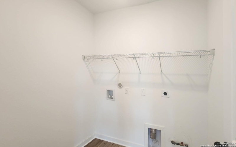 1443 Lockett Falls, San Antonio, TX 78245, 4 Bedrooms Bedrooms, ,2 BathroomsBathrooms,Residential,For Sale,1443 Lockett Falls,0,1909513