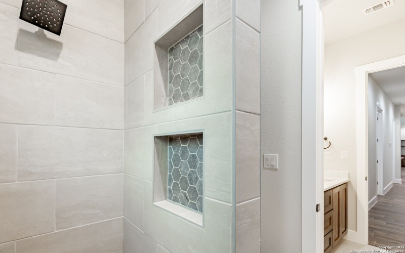 205 Timber Place, La Vernia, TX 78121, 4 Habitaciones Habitaciones , ,3 BañosBaños,Residential,En Venta,205 Timber Place,0,1894505