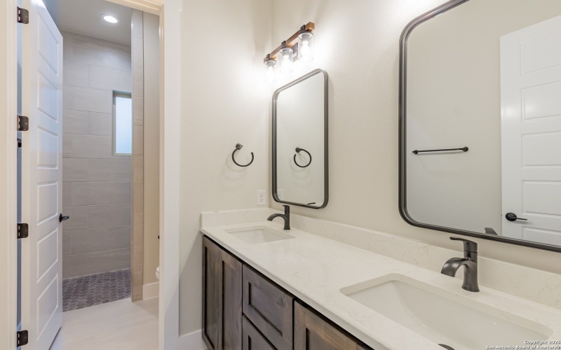 205 Timber Place, La Vernia, TX 78121, 4 Habitaciones Habitaciones , ,3 BañosBaños,Residential,En Venta,205 Timber Place,0,1894505