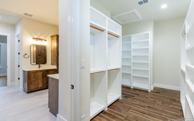 205 Timber Place, La Vernia, TX 78121, 4 Habitaciones Habitaciones , ,3 BañosBaños,Residential,En Venta,205 Timber Place,0,1894505