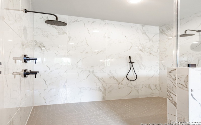 205 Timber Place, La Vernia, TX 78121, 4 Habitaciones Habitaciones , ,3 BañosBaños,Residential,En Venta,205 Timber Place,0,1894505