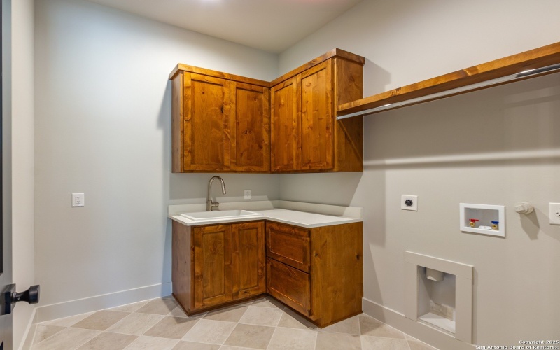 205 Timber Place, La Vernia, TX 78121, 4 Habitaciones Habitaciones , ,3 BañosBaños,Residential,En Venta,205 Timber Place,0,1894505