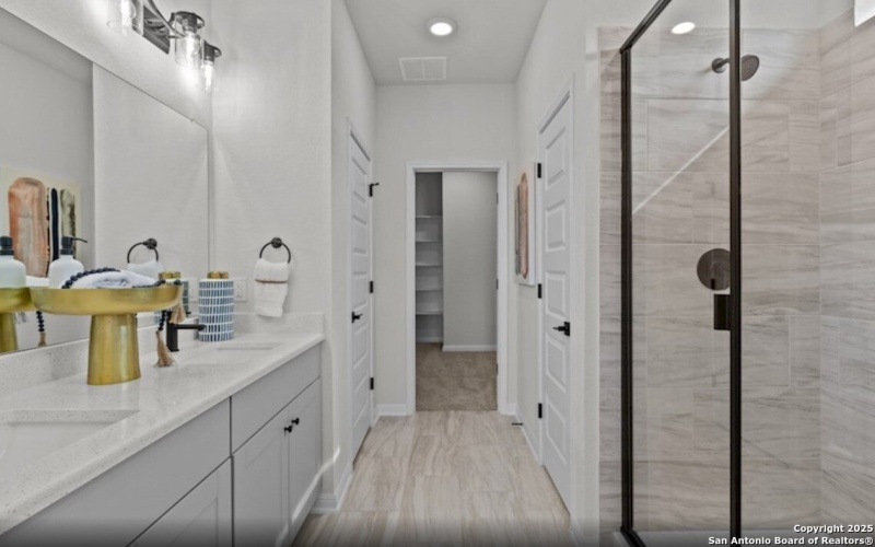 1917 La Grande Jatte, San Antonio, TX 78253, 5 Habitaciones Habitaciones , ,3 BañosBaños,Residential,En Venta,1917 La Grande Jatte,0,1899214