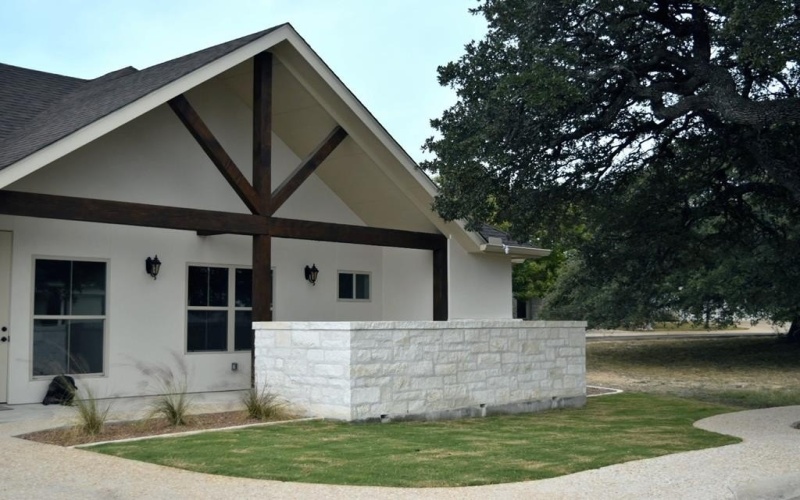 2015 N Chalet Circle, Kerrville, TX 78028, 3 Bedrooms Bedrooms, ,2 BathroomsBathrooms,Residential,For Sale,2015 N Chalet Circle,118336