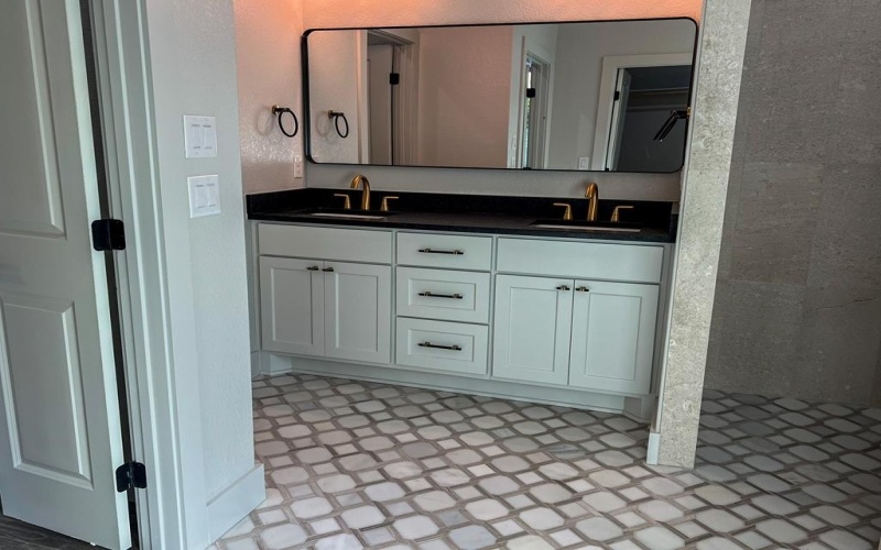 1706 N Valencia Dr, Kerrville, TX 78028, 3 Habitaciones Habitaciones , ,2 BañosBaños,Residential,En Venta,1706 N Valencia Dr,118378