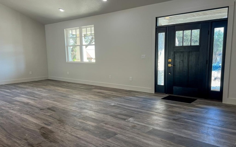 1706 N Valencia Dr, Kerrville, TX 78028, 3 Habitaciones Habitaciones , ,2 BañosBaños,Residential,En Venta,1706 N Valencia Dr,118378