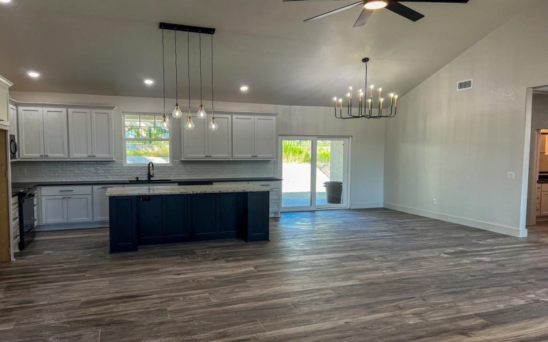 1706 N Valencia Dr, Kerrville, TX 78028, 3 Habitaciones Habitaciones , ,2 BañosBaños,Residential,En Venta,1706 N Valencia Dr,118378