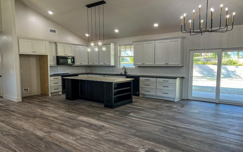 1706 N Valencia Dr, Kerrville, TX 78028, 3 Habitaciones Habitaciones , ,2 BañosBaños,Residential,En Venta,1706 N Valencia Dr,118378