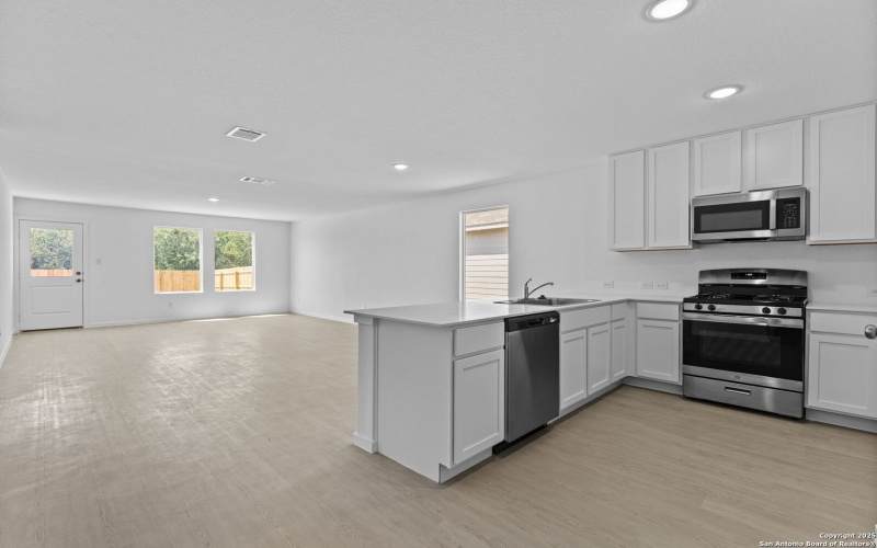 101 Autumn Trail, Floresville, TX 78114, 3 Bedrooms Bedrooms, ,2 BathroomsBathrooms,Residential,For Sale,101 Autumn Trail,0,1896057