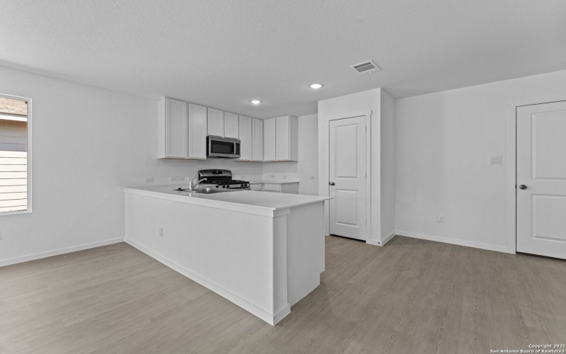 101 Autumn Trail, Floresville, TX 78114, 3 Bedrooms Bedrooms, ,2 BathroomsBathrooms,Residential,For Sale,101 Autumn Trail,0,1896057