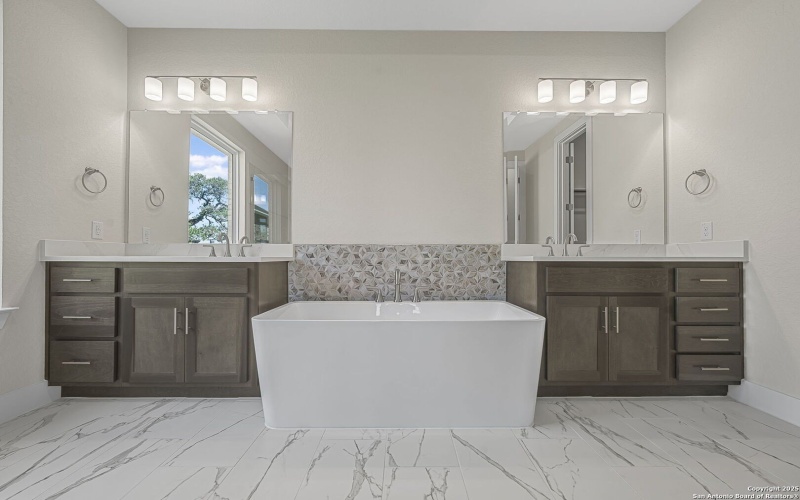 6821 Arbor Falls, Fair Oaks Ranch, TX 78015, 4 Habitaciones Habitaciones , ,3 BañosBaños,Residential,En Venta,6821 Arbor Falls,0,1896186