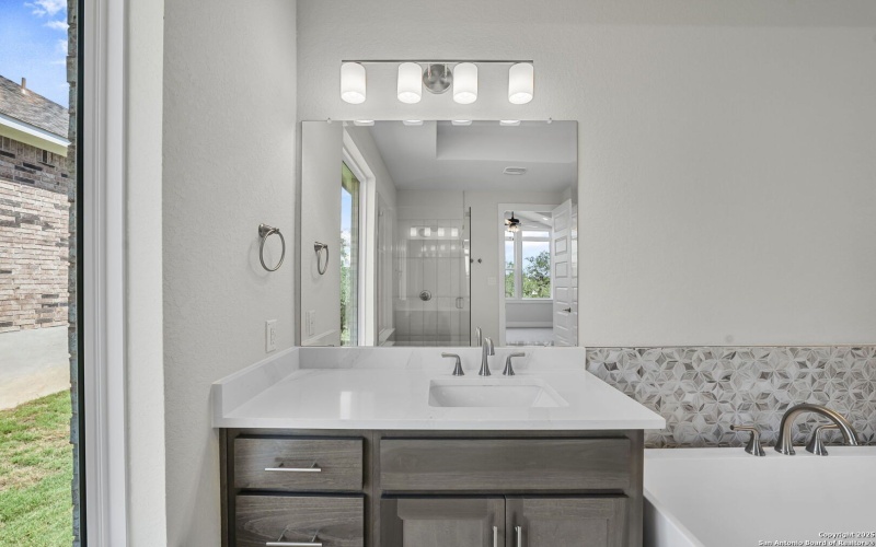 6821 Arbor Falls, Fair Oaks Ranch, TX 78015, 4 Habitaciones Habitaciones , ,3 BañosBaños,Residential,En Venta,6821 Arbor Falls,0,1896186